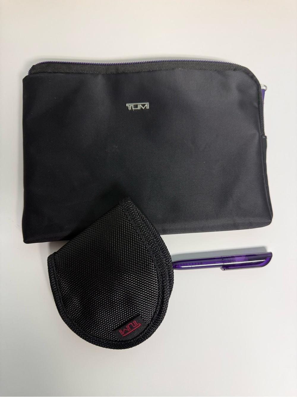 TUMI for Delta Air Lines Amenity Travel Kit Pouch Eye Mask Pen Black Purple